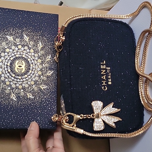 Chanel Beaute POUCH - Picture 9 of 14